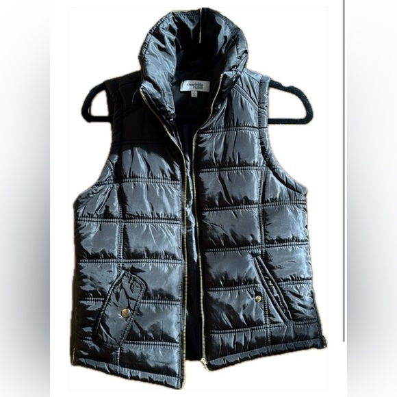 Charlotte Russe Jackets & Blazers - Charlotte Russe Women’s Black Puffer Vest small